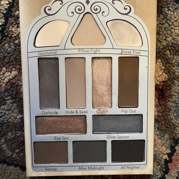 Nightingale Pretty Vulgar Eyeshadow Palette - Picture 1 of 4